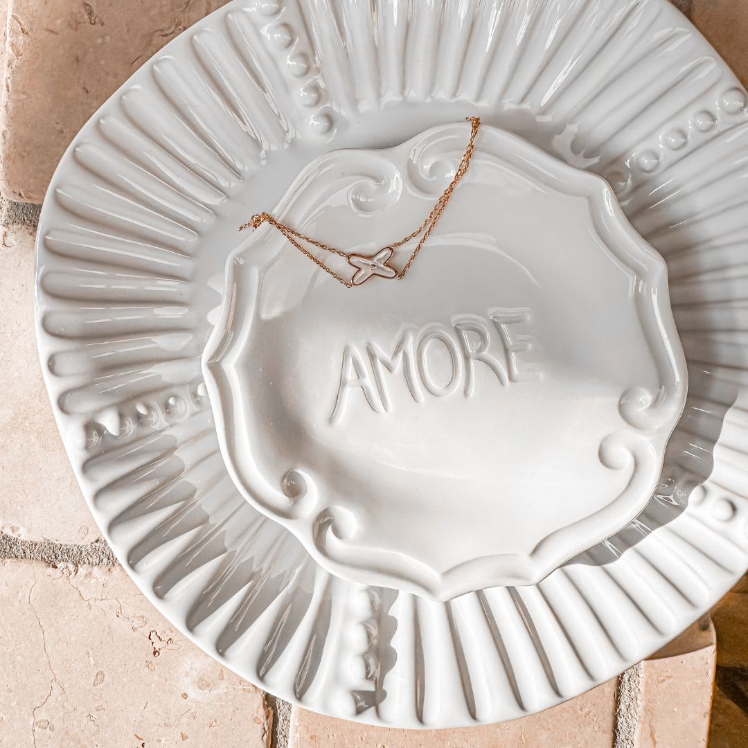 Incanto White Stripe Plate & Amore Dish Bundle