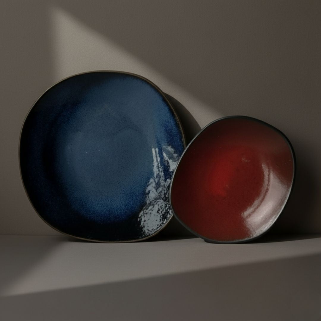 Hana Karim Plate Set – Midnight Tide & Pomegranate Red